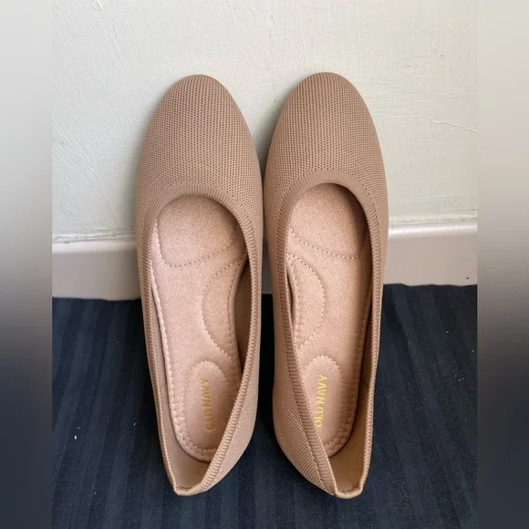 Almond toe ballet flats 2025